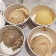 เมนูของร้าน Golden Jaguar Beijing