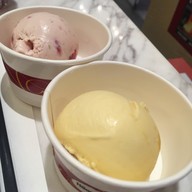 เมนูของร้าน Golden Jaguar Beijing