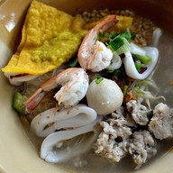เจ๊แก้ว ก๋วยเตี๋ยวปลา อาหารตามสั่ง แหลมฉบังเก่า