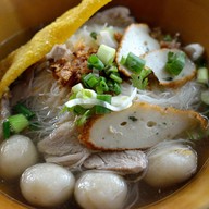เจ๊แก้ว ก๋วยเตี๋ยวปลา อาหารตามสั่ง แหลมฉบังเก่า
