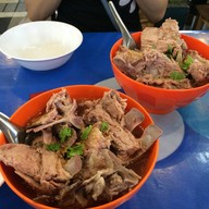 ซุปดูก & มันไก่ กาดมาลิน