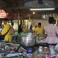 บรรยากาศ อาหารและขนมหวานอิสลาม
