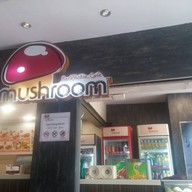 หน้าร้าน Mushroom Café