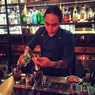 บรรยากาศ Jigger And Pony Amoy Street