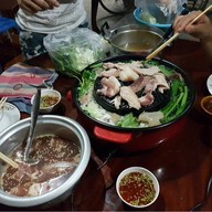 พบรักหมูกระทะ
