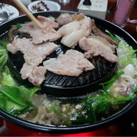 พบรักหมูกระทะ