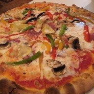 La Piazza Italian Restaurant & Pizzeria