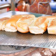 ขนมปังปิ้ง หลังโรงเรียนโรจนวิทย์