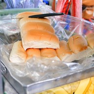 ขนมปังปิ้ง หลังโรงเรียนโรจนวิทย์