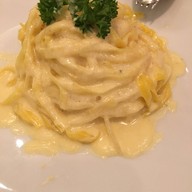 La Piazza Italian Restaurant & Pizzeria