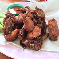 เมนูของร้าน ก๋วยเตี๋ยวเป็ดริมคลอง