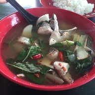 ร้านอาหารบ้านป้านอม บ้านค่าย