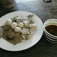 ก๋วยเตี๋ยวหมูเลียง