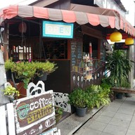 หน้าร้าน กาแฟสดตู้เหลือง ( ข้างปั้มซัสโก้ )