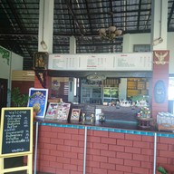 หน้าร้าน ค๊อฟฟี่อินภูธรรม