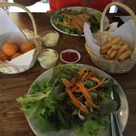 Rommai Cafe'
