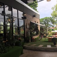 หน้าร้าน In The Garden