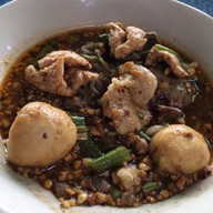 ก๋วยเตี๋ยวเรือตาตุ๊.โบราณ กะทิสด