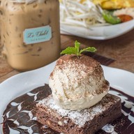 Le Chalet Food And Beverage