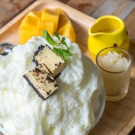 Le Chalet Food And Beverage