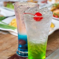 Le Chalet Food And Beverage