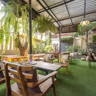 Le Chalet Food And Beverage