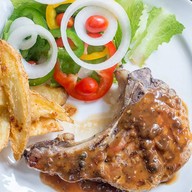 Le Chalet Food And Beverage