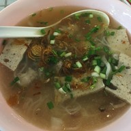 เมนูของร้าน คุณแดงก๋วยจั๊บญวน วังหลัง