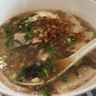 เมนูของร้าน คุณแดงก๋วยจั๊บญวน วังหลัง