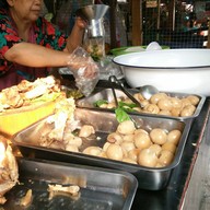 ป้าแข-ข้าวขาหมู