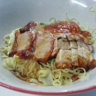 เป็ดย่าง หมูกรอบ สาธุประดิษฐ์