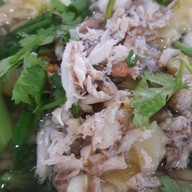 เมนูของร้าน สหชัย บะหมี่เกี๊ยวปู หมูแดง