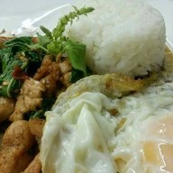 จานเส้น By Fresh & Taste