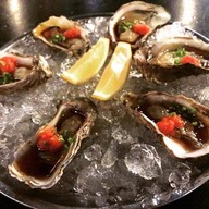 Bélon Oyster & Raw Bar Seen Space