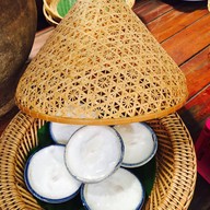 คุณนุช ขนมถ้วยมะพร้าวอ่อน