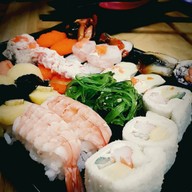 เมนูของร้าน อรทัย ซูชิวังหลัง ตรงข้าม ตลาดพรานนก