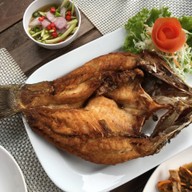 ร้านอาหารบ้านห้วยใหญ่ x Baan Huay Yai Restaurant