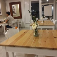 บรรยากาศ Fika Swedish Cafe And Bistro Beach Rd., Singapore