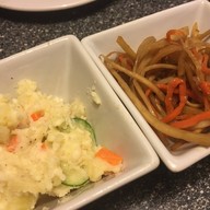 อาหารทานเล่นฟรี อร่อยๆ >.<