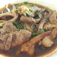 ก๋วยเตี๋ยวเรือหัวจุก บางบาลสาขาเดียว