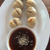 ลูกชิ้นฮีโร่ ปิ่นทอง ชลบุรี นิคมปิ่นทอง ชลบุรี