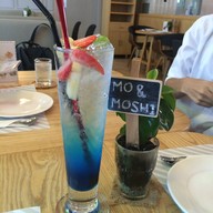 Mo & Moshi