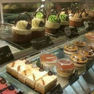 Simply W Cafe La Villa, Ari