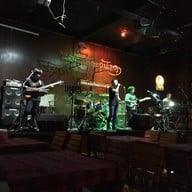 บรรยากาศ โรงเหล้าตะวันแดง by เปลือกไม้งาม สาขา สุพรรณบุรี