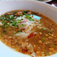 เมนูของร้าน ก๋วยเตี๋ยวห้อยขาริมน่าน