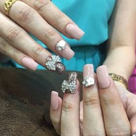 Nannie Nails