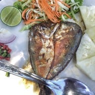 เมนูของร้าน ครัวชมทะเล สามร้อยยอด