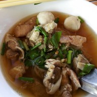 ก๋วยเตี๋ยวเมืองแป๊ะ & มิสเตอร์ชาชัก
