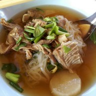 ก๋วยเตี๋ยวเมืองแป๊ะ & มิสเตอร์ชาชัก