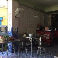 บรรยากาศ ก๋วยเตี๋ยวหมูสับ อาแปะ หน้า รร นายร้อย สามพราน